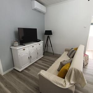 Μια τηλεόραση ή/και κέντρο ψυχαγωγίας στο Casa Fonte do Meio