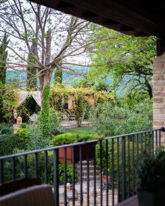 A garden outside Ca' le cerque, villa surrounded by the Marche nature