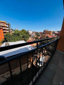 Balkoni atau teres di Kampala heights