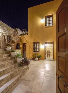 Foto da galeria de Spanish Knights Inn in Ilha de Rhodes