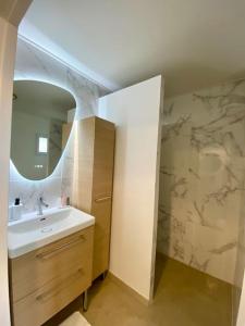 Koupelna v ubytování Studio 2 personnes proche île de ré-La Rochelle