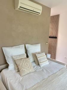 Postel nebo postele na pokoji v ubytování Studio 2 personnes proche île de ré-La Rochelle + 9 fotografií