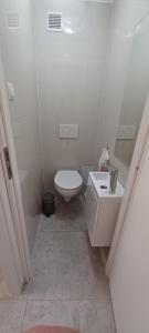 Kúpeľňa v ubytovaní Palace Apartment + 37 fotografií