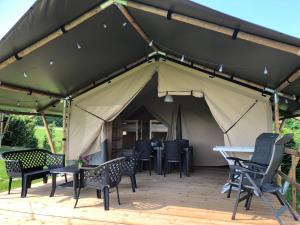 Patio nebo venkovní prostory v ubytování Kemp Sluknov- Glamping