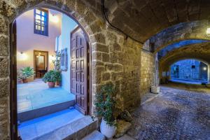 Foto da galeria de Spanish Knights Inn in Ilha de Rhodes