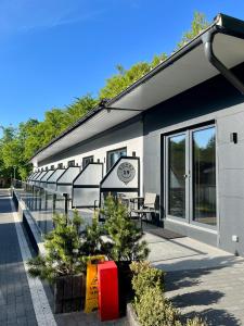 Το κτήριο όπου στεγάζεται  το ξενοδοχείο διαμερισμάτων