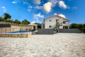 Swimmingpoolen hos eller tæt på Villa Adri