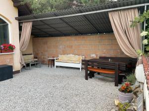 Patio alebo iná vonkajšia časť ubytovania Liliána apartman