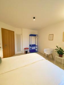 מיטה או מיטות בחדר ב-Zimmer Pradiei Dolomiti view