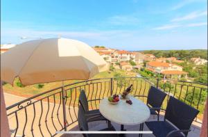 Afbeelding uit fotogalerij van 4 Palme Apartments A in Funtana