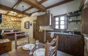 A cozinha ou cozinha compacta de Spanish Knights Inn