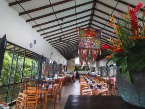 Restaurace v ubytování Sigiriana Resort by Thilanka
