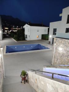 Bazén v ubytování Apartman Vito nebo v jeho okolí