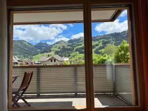 Üldine mäevaade või majutusasutusest Gorgeous Apartment In The Heart Of Zweisimmen pildistatud vaade