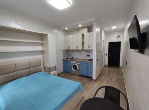 Cuina o zona de cuina de Apartment in Kobuleti with mountain view