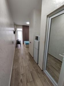 Cuina o zona de cuina de Apartment in Kobuleti with mountain view