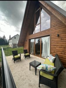 Гостиная зона в Wonderwood - cabin 1