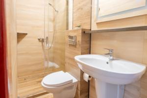 Ένα μπάνιο στο Majka +45 φωτογραφίες