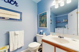 Ένα μπάνιο στο Stewards Watch --- Spinnaker Court 529 Unit D +16 φωτογραφίες