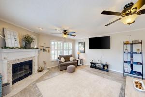 Fotografie z fotogalerie ubytování Campbell Lake House v destinaci Santee