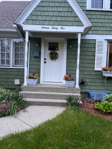 Gallery image of Cozy Cape Cod in Grand Rapids