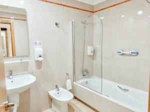 Koupelna v ubytování Hotel Mardevela + 37 fotografií