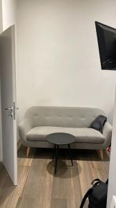 Cosy Gray Apartment in Heart of City 1073 Budapest, Kertész utca 35 kép - 2