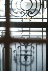 Foto dalla galleria di Your homestay in a bibliophile mansion ad Anversa
