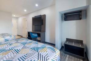 Postel nebo postele na pokoji v ubytování Motel 6-McAllen, TX - East
