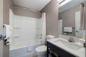 Koupelna v ubytování Motel 6-McAllen, TX - East