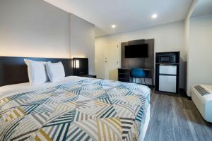 Postel nebo postele na pokoji v ubytování Motel 6-McAllen, TX - East