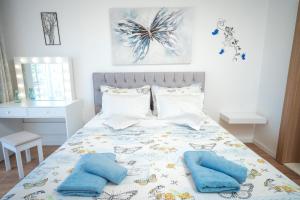 Postel nebo postele na pokoji v ubytování Apartments Edi - ZF Hvar