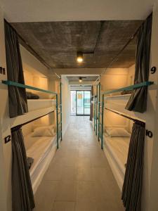 Postel nebo postele na pokoji v ubytování Canggu Central Hostel
