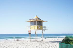 a life guard tower on the beach at Oracle 2 1907 in Gold Coast
