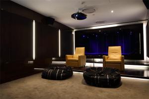 a living room with two chairs and two chairs sidx sidx sidx at Oracle 2 1907 in Gold Coast