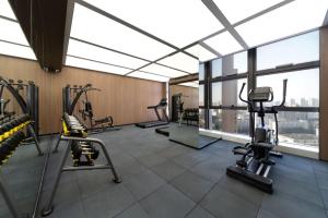 Fitness center at/o fitness facilities sa SSAW Boutique Hotel Hangzhou Chengjun