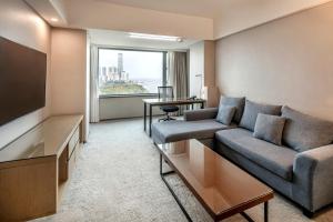Posezení v ubytování Holiday Inn Wuhan Riverside by IHG