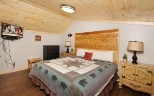 En eller flere senge i et værelse på Over the Top