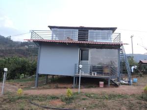 Nespecifikovaný výhled na hory nebo výhled na hory při pohledu z luxury tent