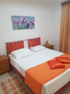 Llit o llits en una habitació de Traditional Luxury House very near to port of Kalymnos