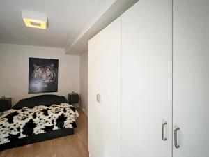 Katil atau katil-katil dalam bilik di 4 person holiday home in Frekhaug