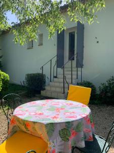 Afbeelding uit fotogalerij van Chambres d'hôtes "Le Colombier" in Venasque