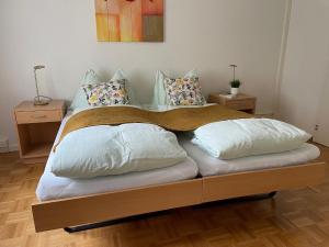 Rúm í herbergi á Zentrum Elisabeth - convalescent hotel, Kurhotel