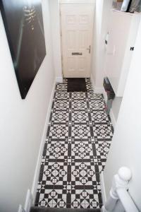 Ένα μπάνιο στο Unit 5 Stunning Oceanview Apartment