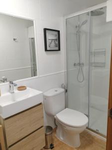A bathroom at Estudios El Quijote