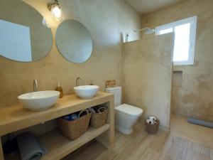 Kúpeľňa v ubytovaní Preciosa Villa Independiente 100metros playa 10personas, Free Parking, Fully renovated Now