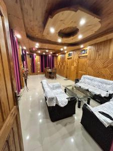 Imagem da galeria de SummerHill Riverview Homestay em Sainj