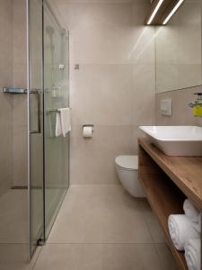Koupelna v ubytování Ahotel Ljubljana + 15 fotografií