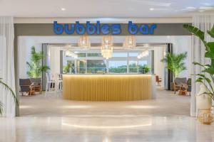 O saguão ou recepção de Pestana Blue Alvor Beach - All Inclusive Hotel