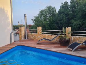 Bazén v ubytování Bellavista Medulin Sea View nebo v jeho okolí